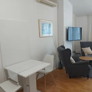 https://apartments-fantasia.in-istria.net